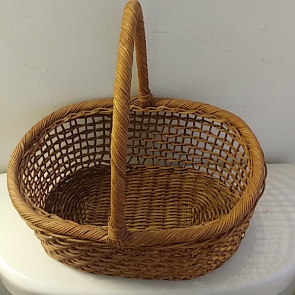 Wicker Beautiful Basket. - Picture 4 of 5